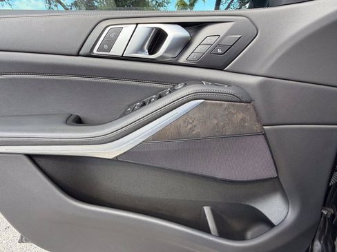 Certified 2025 BMW X5 sDrive40i w/ Climate Comfort Package RWD image 26