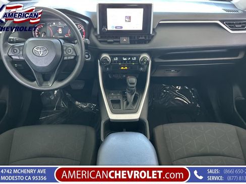 Used 2025 Toyota RAV4 XLE FWD image 17