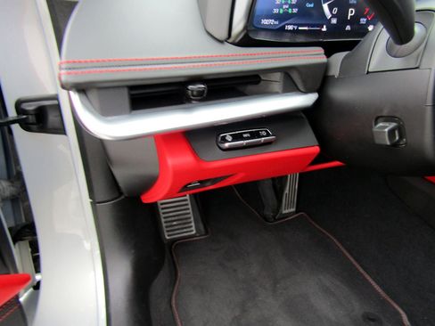 Used 2021 Chevrolet Corvette Stingray Premium Conv w/ Z51 Performance Package image 15