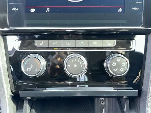 Used 2018 Volkswagen GTI SE w/ SE Leather Package image 21