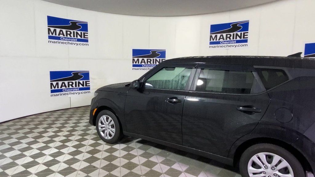 Used 2024 Kia Soul LX FWD image 8