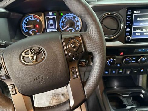 Used 2023 Toyota Tacoma TRD Sport image 21