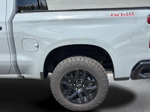 Used 2024 Chevrolet Silverado 1500 LT Trail Boss w/ Convenience Package II AWD/4WD image 32