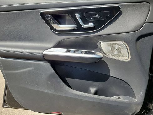 Used 2024 Mercedes-Benz GLC 300 4MATIC image 15