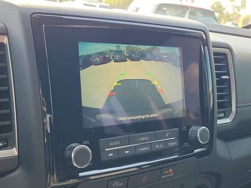 Certified 2024 Nissan Frontier SL w/ Technology Package RWD image 32