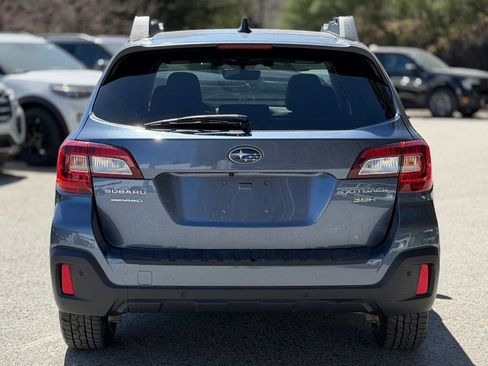 Used 2018 Subaru Outback 3.6R Limited AWD/4WD image 4