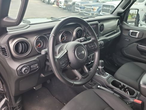 Used 2022 Jeep Wrangler Unlimited Sport AWD/4WD image 18