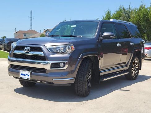 Used 2018 Toyota 4Runner Limited AWD/4WD image 2