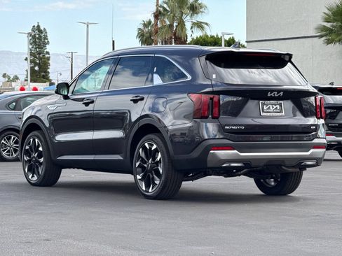 Certified 2026 Kia Sorento EX AWD/4WD image 5