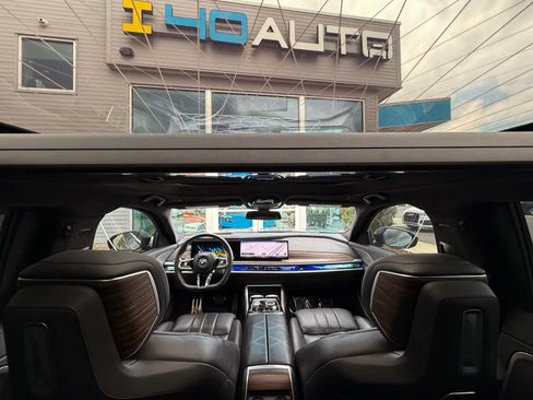 Used 2023 BMW 760i xDrive AWD/4WD image 23