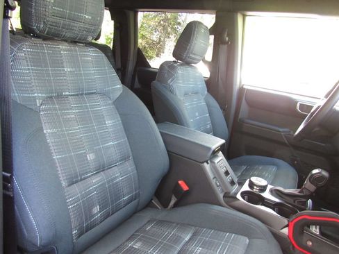 Used 2025 Ford Bronco Heritage Edition AWD/4WD image 18