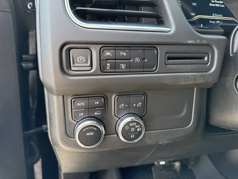 Used 2024 GMC Yukon SLT w/ SLT Luxury Package AWD/4WD image 21