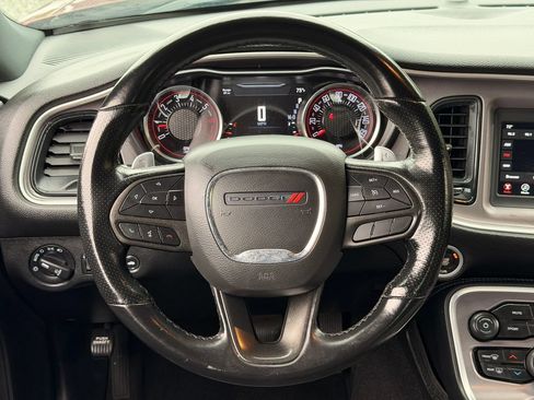 Used 2022 Dodge Challenger R/T RWD image 4