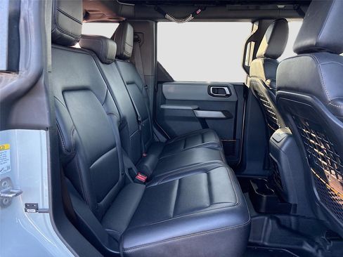 Used 2021 Ford Bronco Badlands image 28