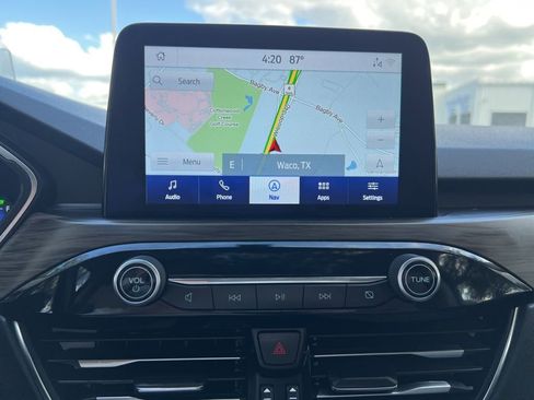 Used 2020 Ford Escape Titanium image 33