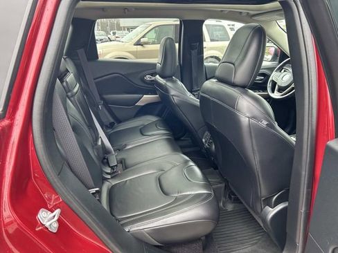 Used 2017 Jeep Cherokee Limited AWD/4WD image 18