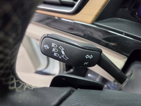 Used 2025 Volkswagen Atlas SE AWD/4WD image 37