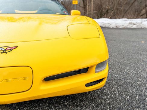 Used 2001 Chevrolet Corvette Convertible w/ Preferred Equipment Group2 image 63