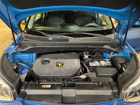 Certified 2017 Kia Soul + w/ Designer's Package image 27