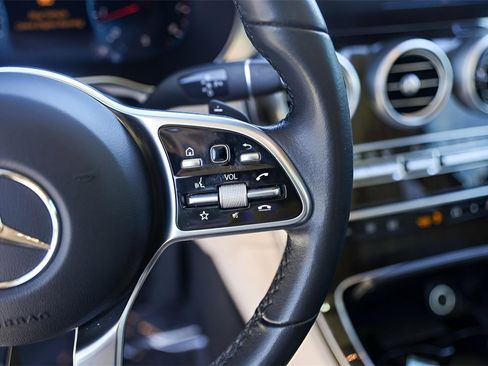 Used 2021 Mercedes-Benz GLC 300 image 15