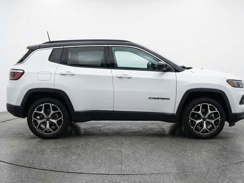 Used 2025 Jeep Compass Limited AWD/4WD image 11