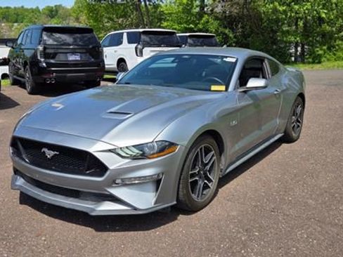 Used 2021 Ford Mustang GT RWD image 3
