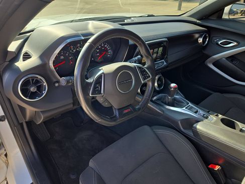 Used 2018 Chevrolet Camaro SS RWD image 10