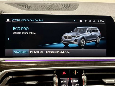 Used 2021 BMW X7 xDrive40i w/ Parking Assistance Package AWD/4WD image 39