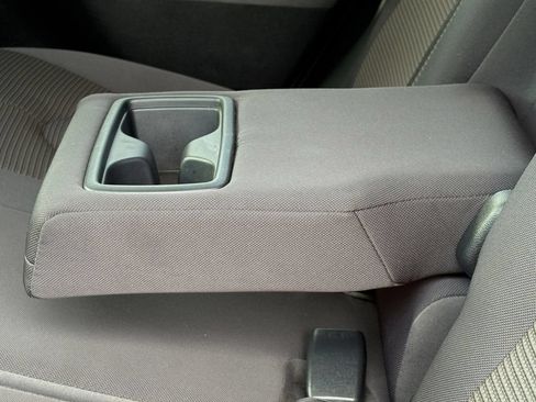 Used 2023 Toyota Highlander LE FWD image 16