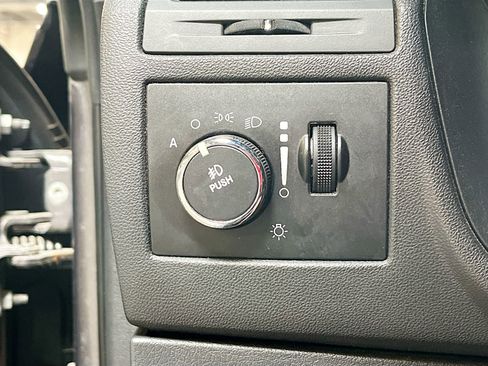 Used 2013 Dodge Challenger R/T RWD image 10