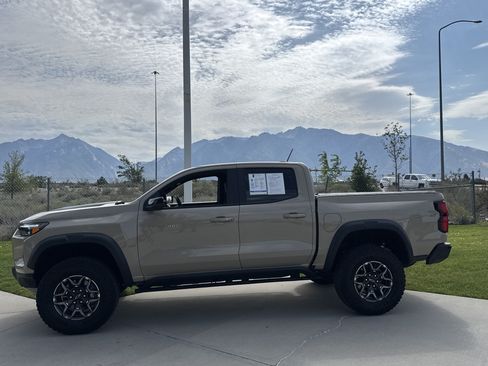 Used 2024 Chevrolet Colorado ZR2 w/ Technology Package AWD/4WD image 2