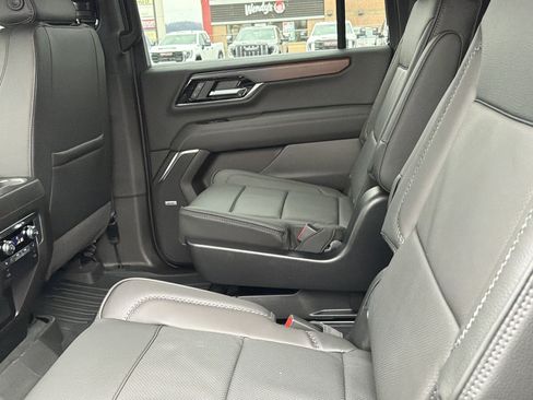 New 2026 GMC Yukon XL Denali w/ LPO, Floor Liner Package AWD/4WD image 13