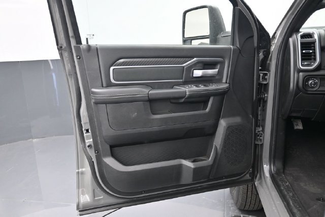 New 2026 RAM 3500 Big Horn AWD/4WD image 15