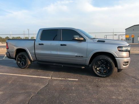 Used 2025 RAM 1500 Big Horn AWD/4WD image 2