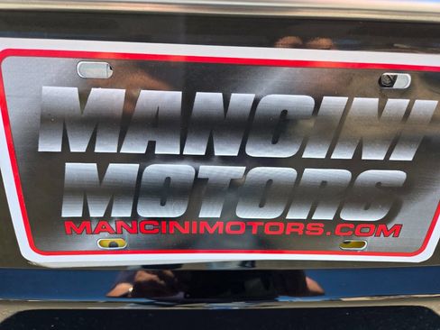 Used 2017 Land Rover Range Rover HSE image 32