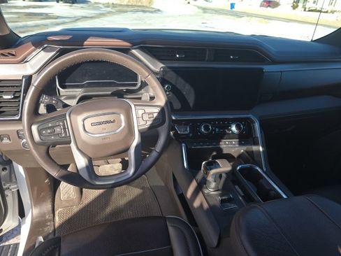 Used 2023 GMC Sierra 1500 Denali w/ Technology Package image 13