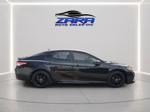 Used 2020 Toyota Camry SE image 8