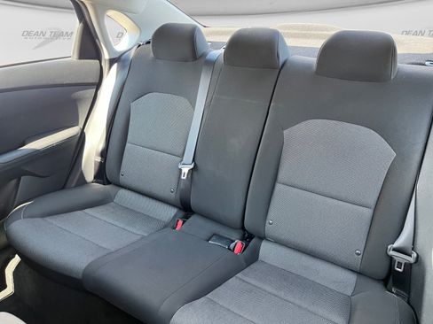 Used 2022 Kia Forte LXS w/ LXS Technology Package FWD image 15