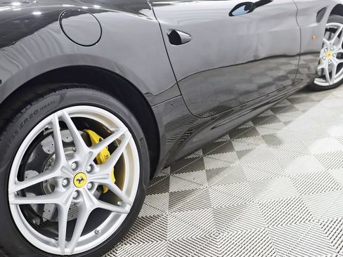 Used 2016 Ferrari California T RWD image 12