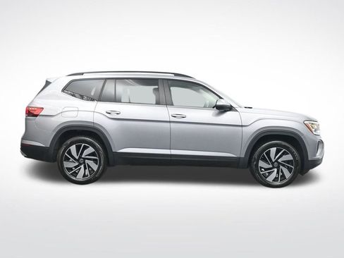 Used 2024 Volkswagen Atlas SE image 4