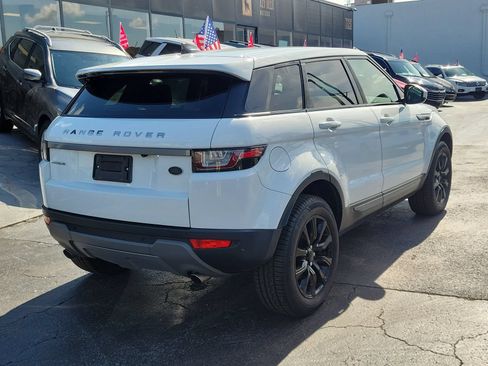 Used 2019 Land Rover Range Rover Evoque SE AWD/4WD image 4