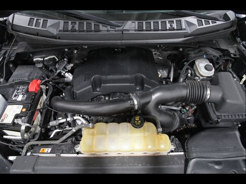 Used 2018 Ford F150 XLT w/ Equipment Group 302A Luxury AWD/4WD image 24