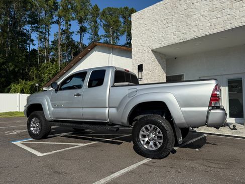 Used 2013 Toyota Tacoma 4x4 Access Cab V6 image 3