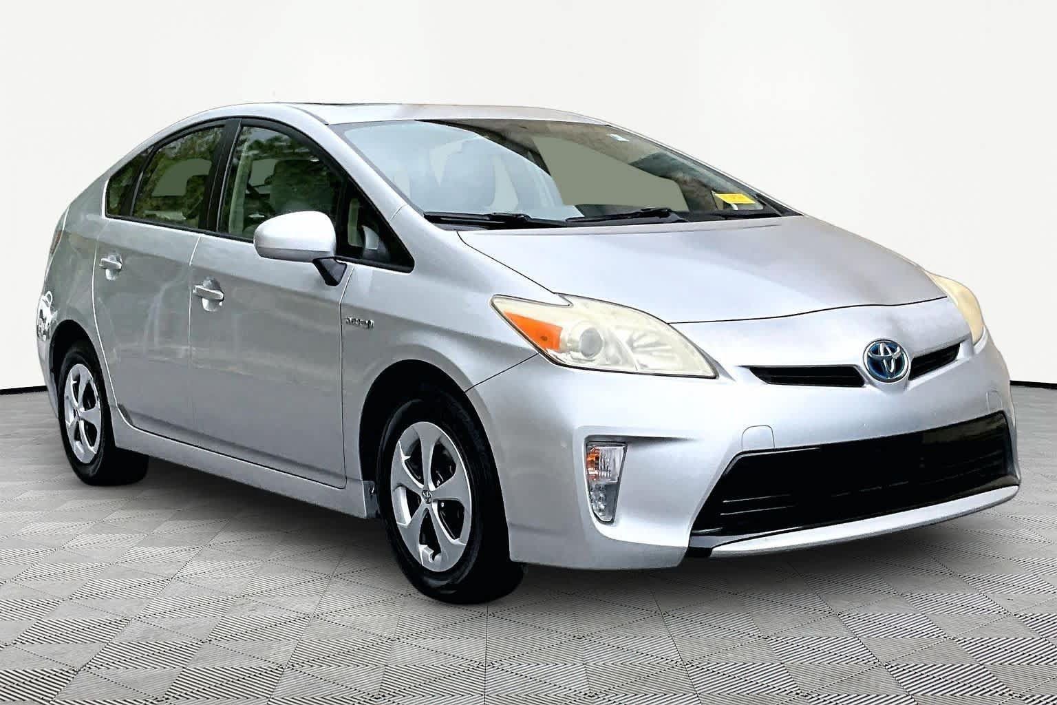 Used 2013 Toyota Prius Two FWD image 3