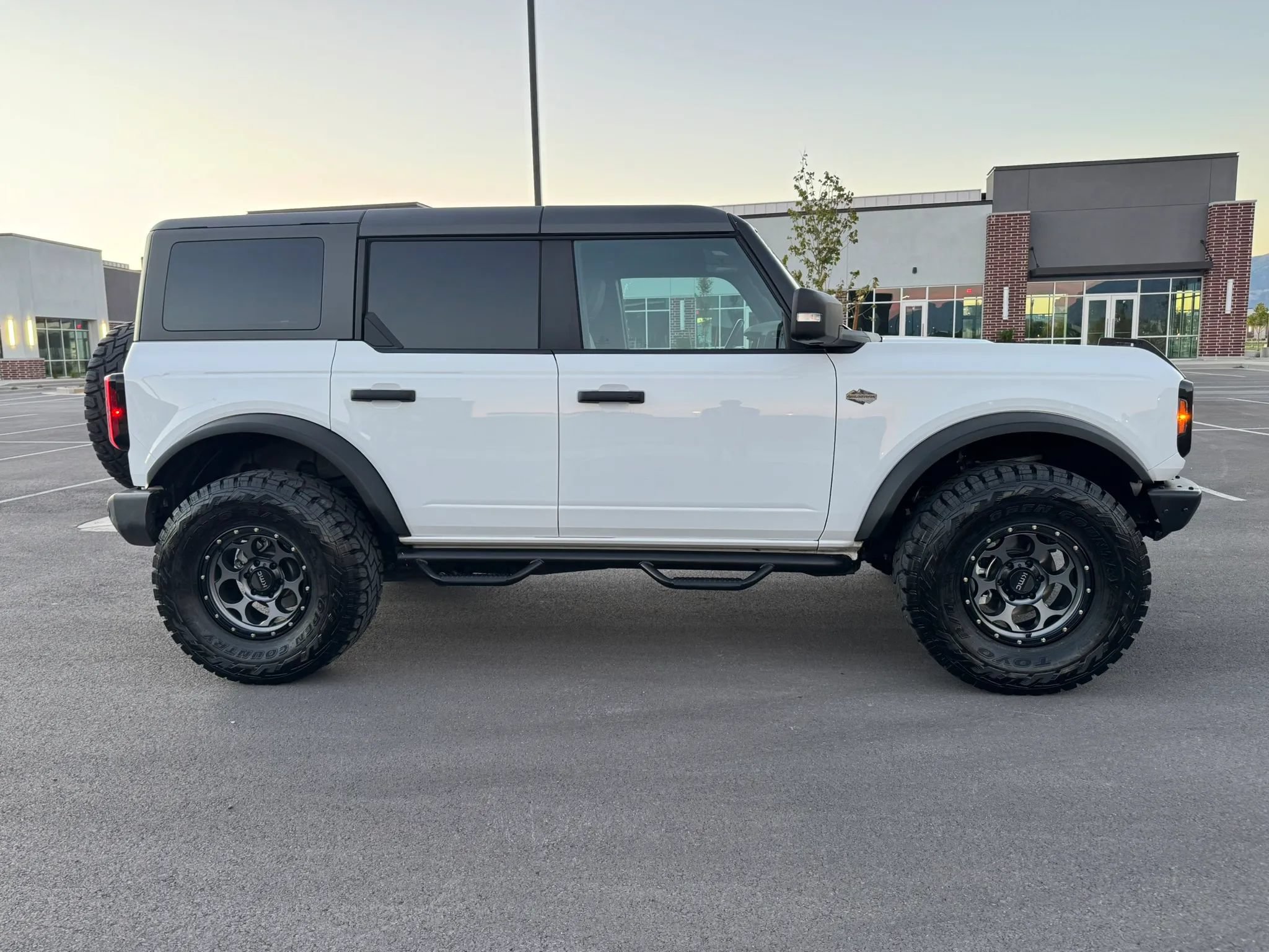Used 2023 Ford Bronco Wildtrak AWD/4WD image 9