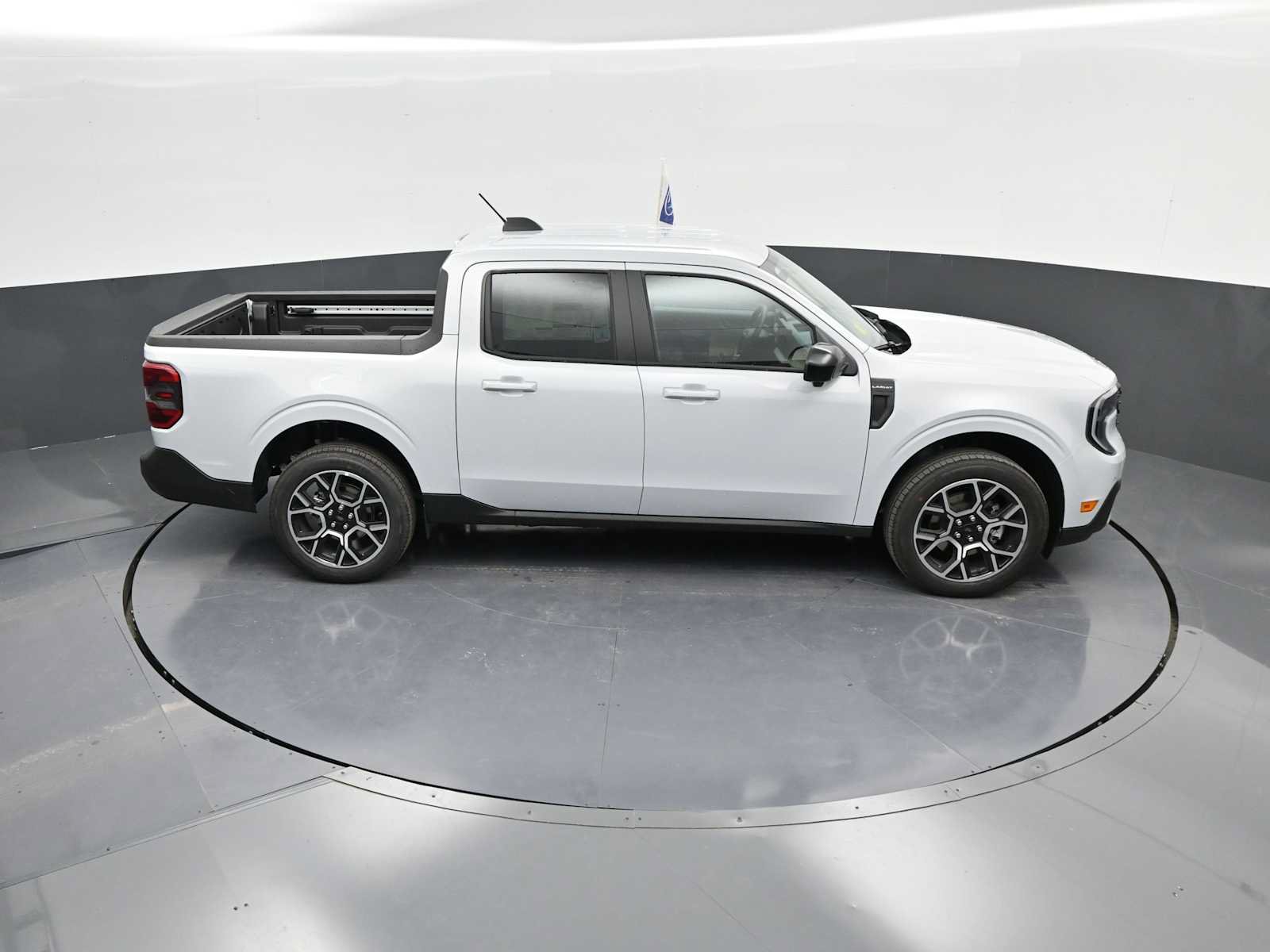 Used 2025 Ford Maverick Lariat w/ 4K Tow Package AWD/4WD image 41
