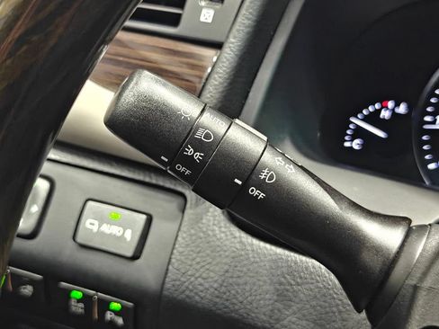 Used 2013 Lexus LS 460 AWD w/ Comfort Pkg image 46