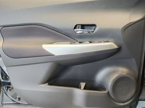 Used 2019 Nissan Kicks SV image 27