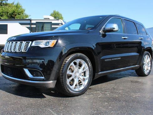 Used 2019 Jeep Grand Cherokee Summit AWD/4WD image 14