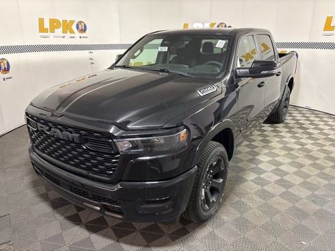 New 2026 RAM 1500 Big Horn AWD/4WD image 13
